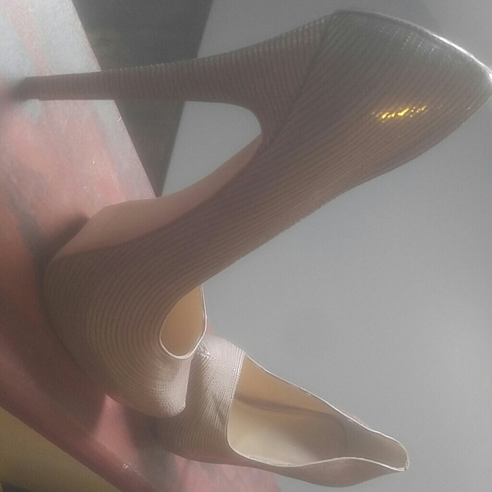 threaded leather cream shoes